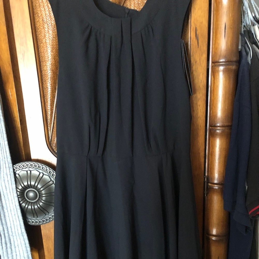 WOMEN'S SLEVELESS DRESS
